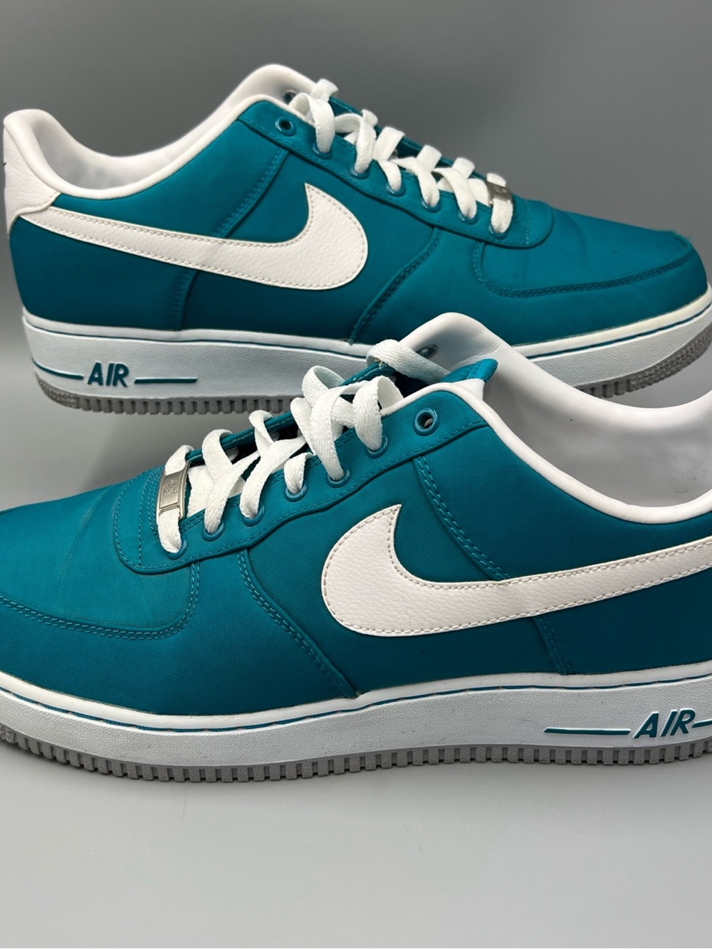 2012 Nike Air Force 1 Low Tropical Teal, White, Gray. Sz 11. 488298-310